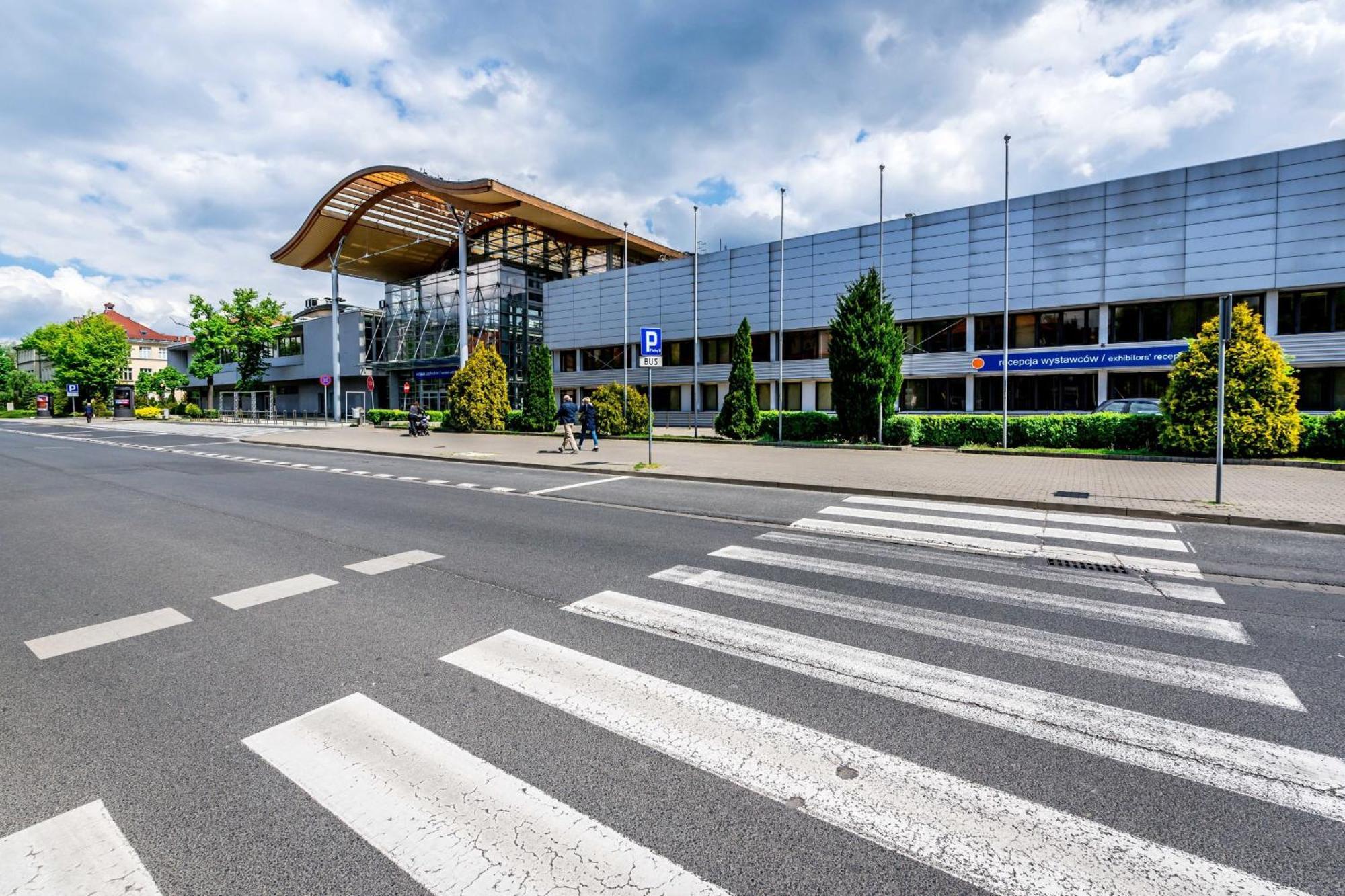 Rent Like Home - Elizy Orzeszkowej 6 Poznan Luaran gambar